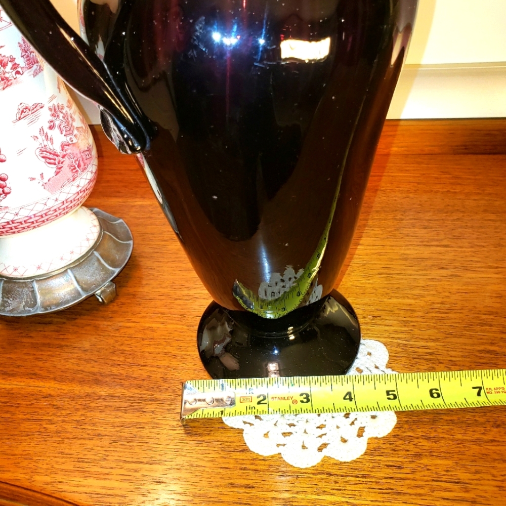 Stunning Amethyst Glass Mouthblown Pitcher. - Picture 8 of 9